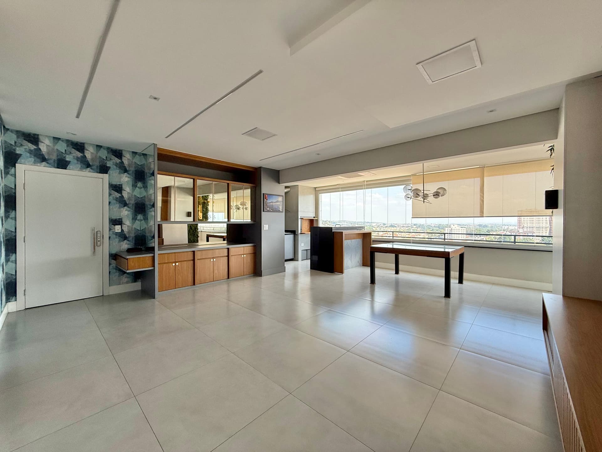 Apartamento com 3 dormitórios à venda, 142 m² por R$ 1.300.000,00 - Edifício Grand Terrace - Taubaté/SP em Parque Residencial Bom Conselho, Taubaté/SP — Orah Houses